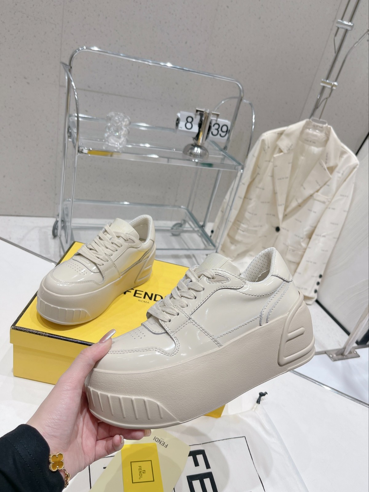030 38123123 SIZE 35-40