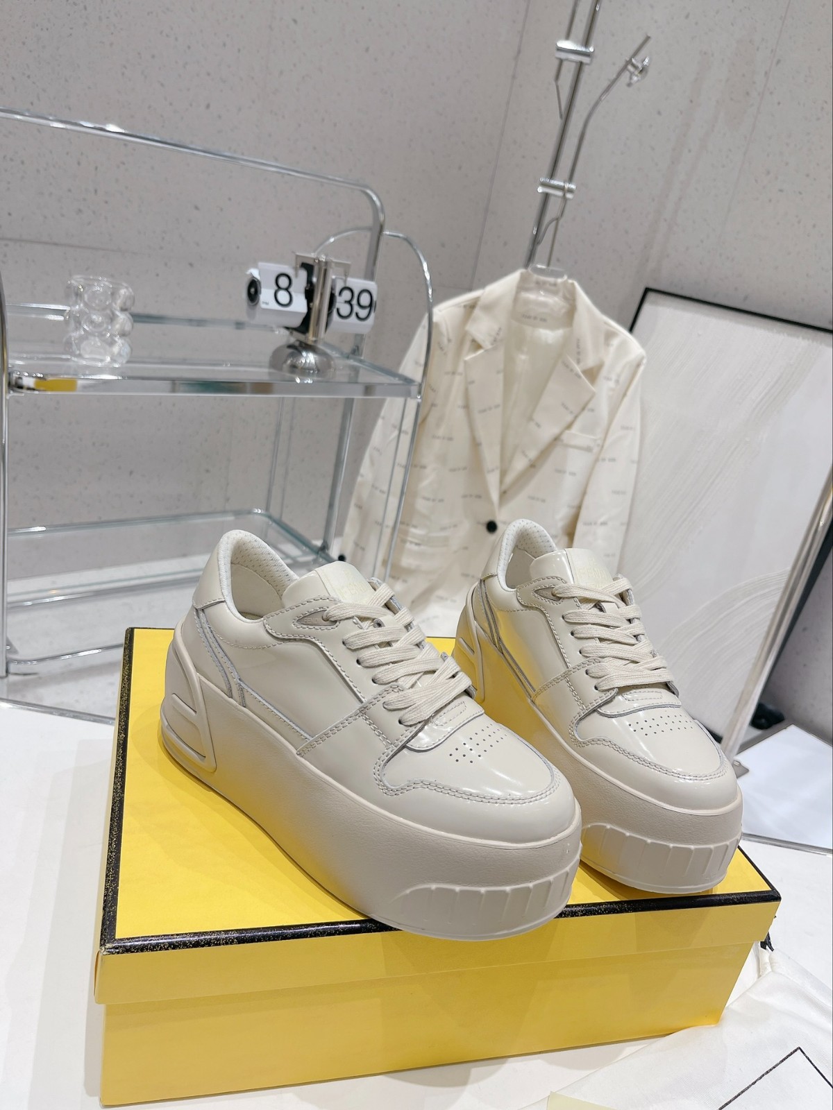 030 38123123 SIZE 35-40