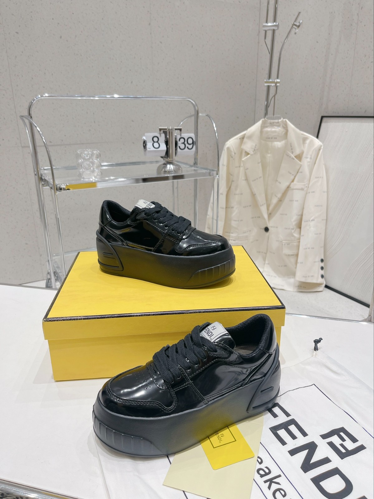 029 38123123 SIZE 35-40