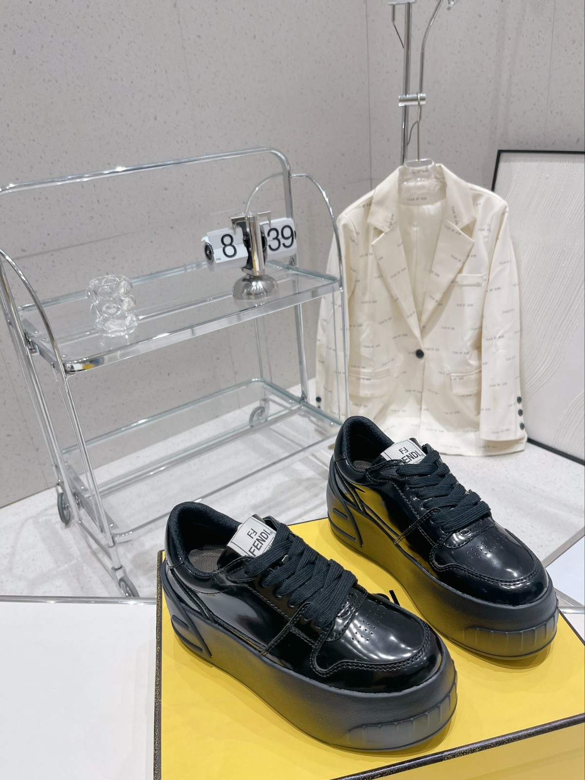 029 38123123 SIZE 35-40