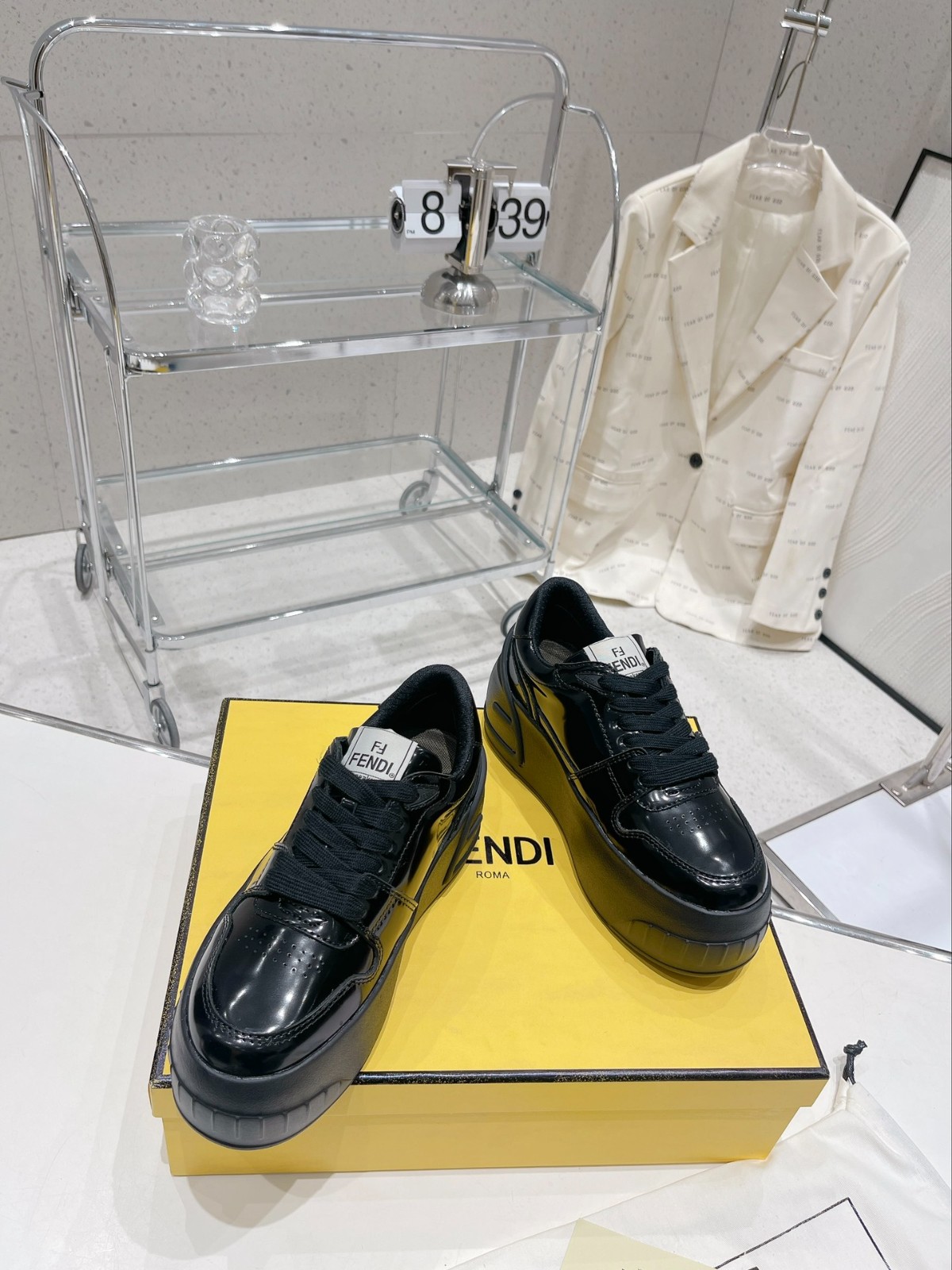 029 38123123 SIZE 35-40