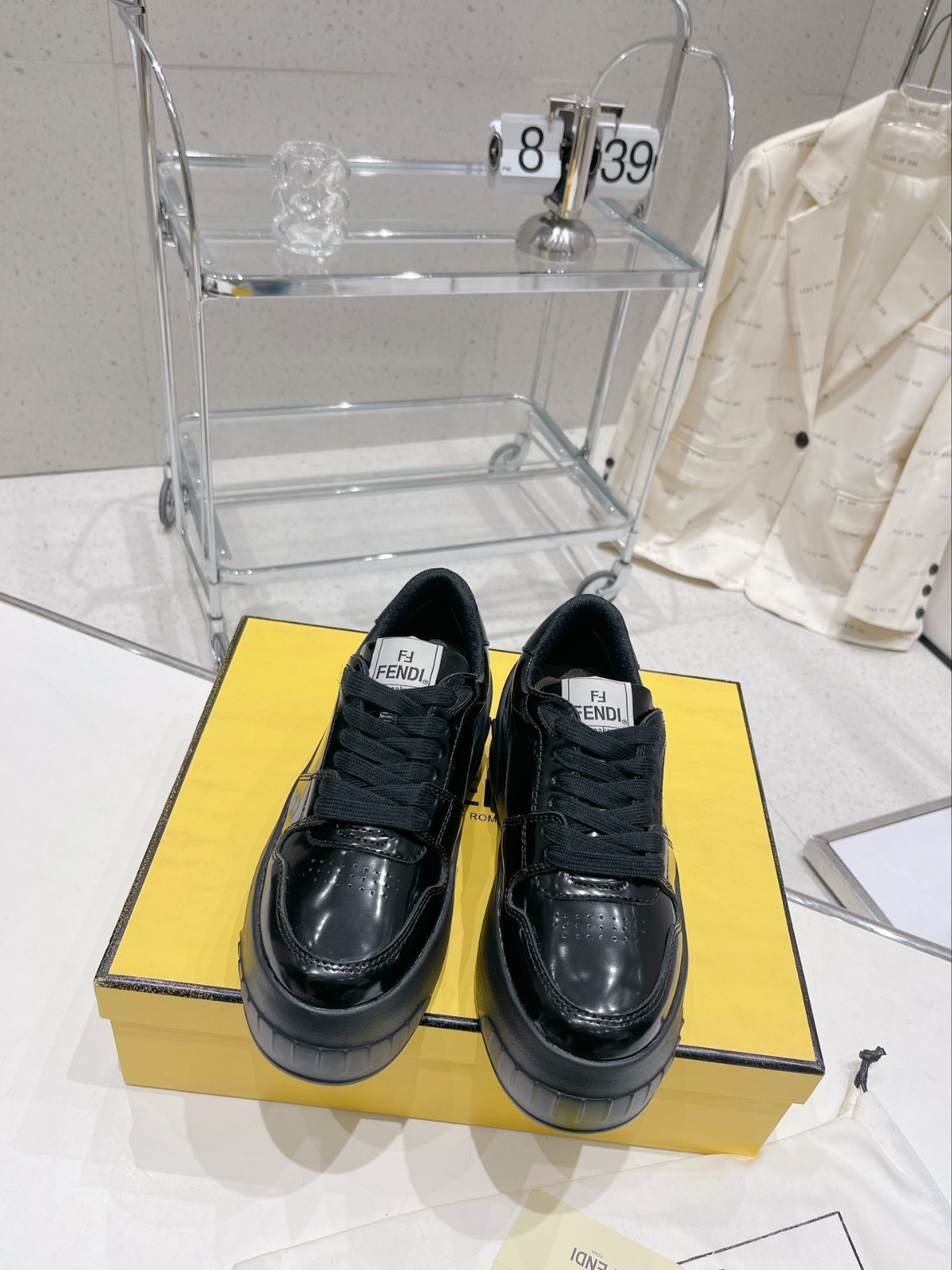 029 38123123 SIZE 35-40