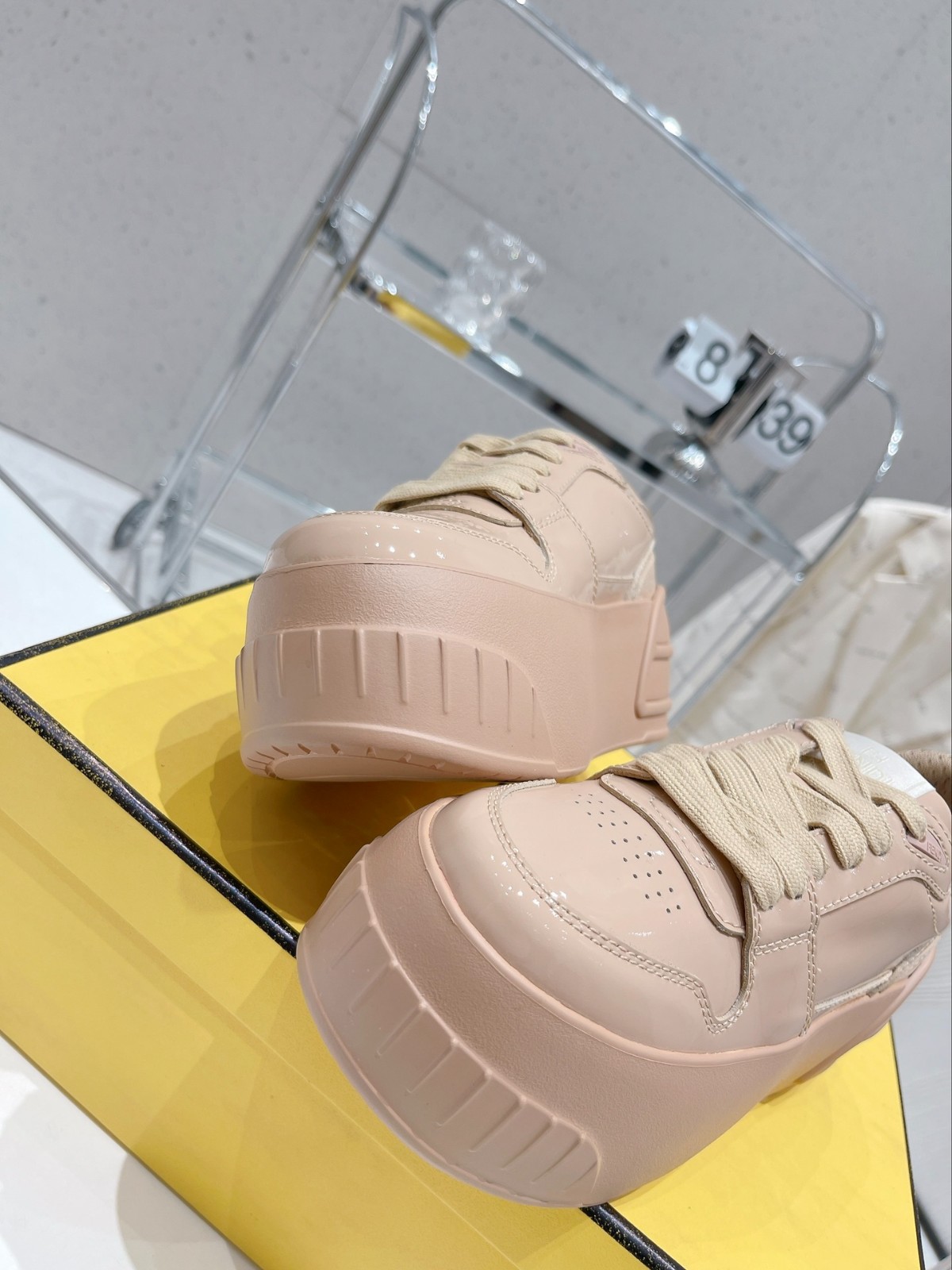 028 38123123 SIZE 35-40