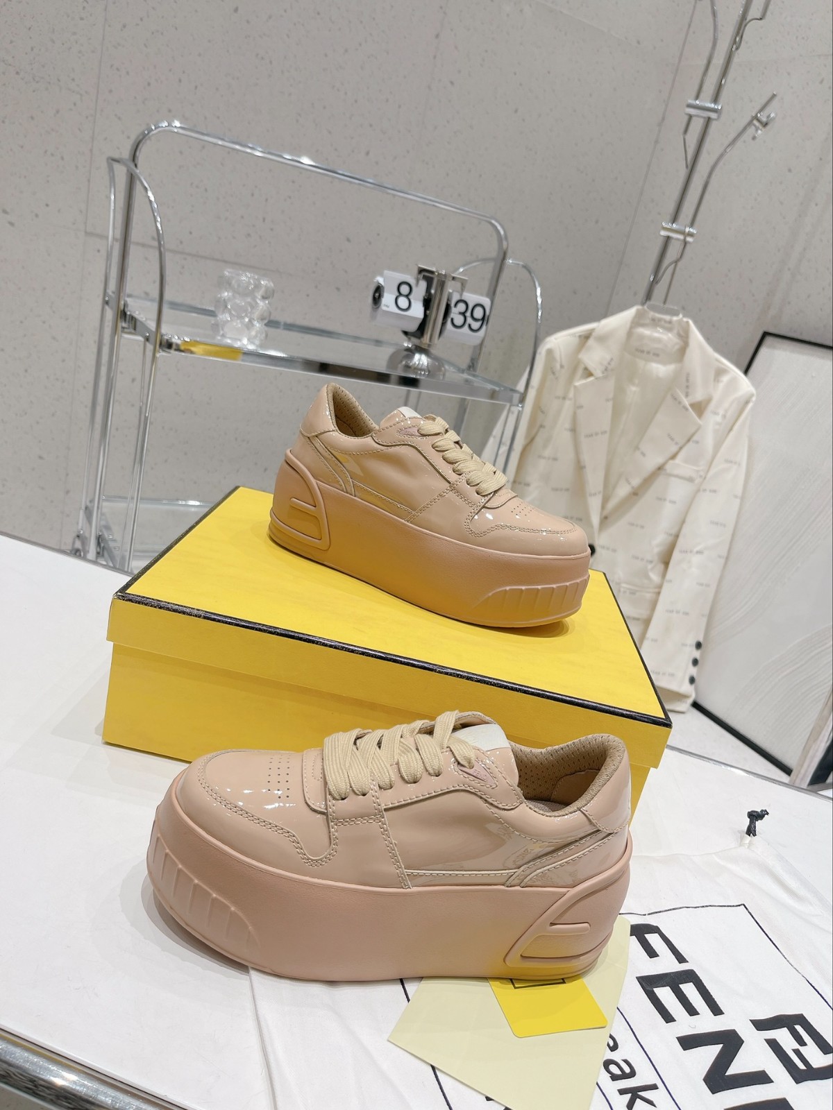 028 38123123 SIZE 35-40