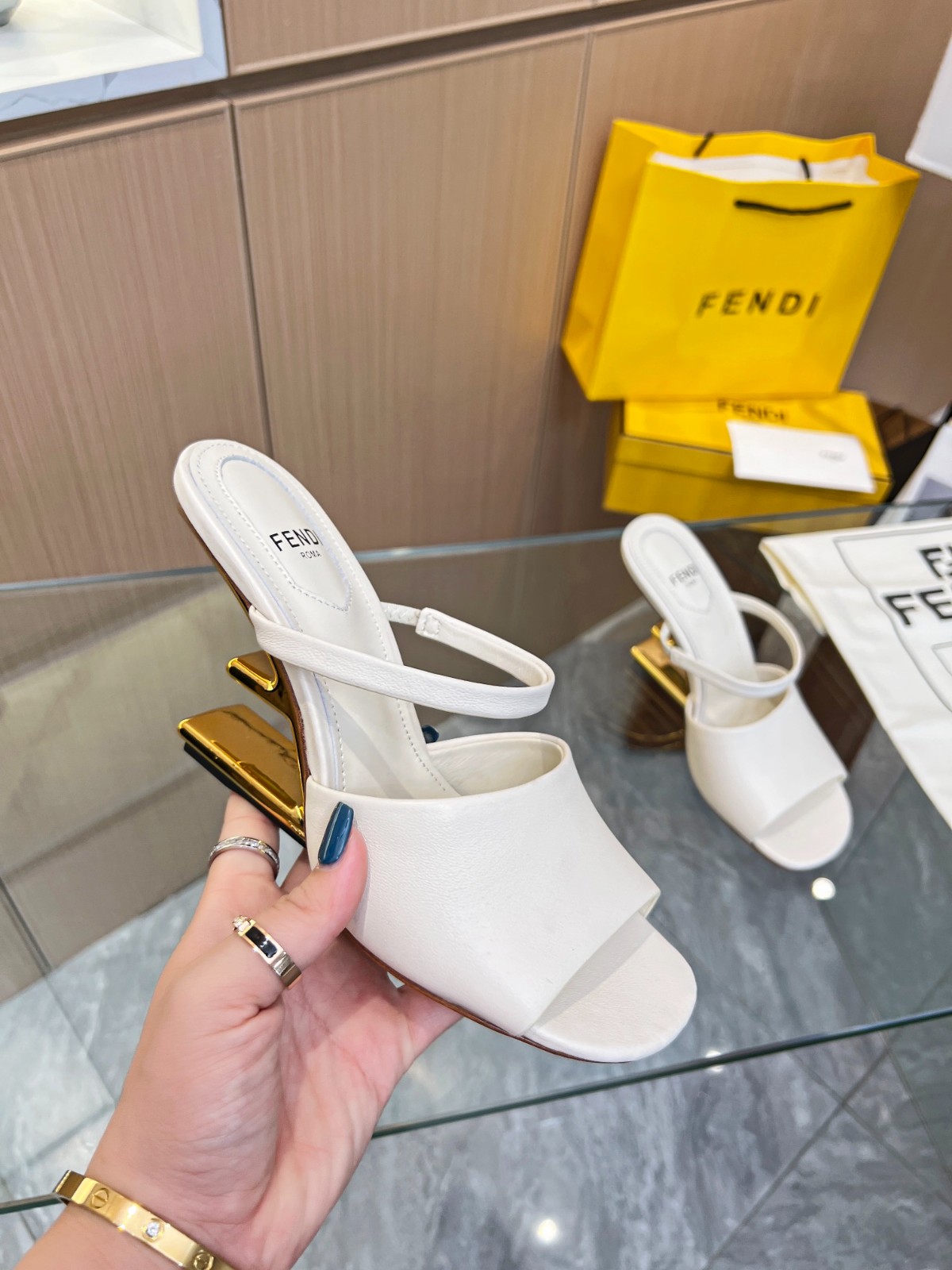 020 SIZE 35-42