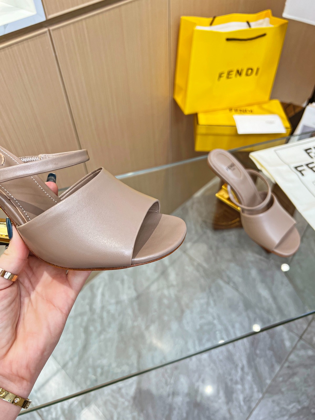 019 SIZE 35-42