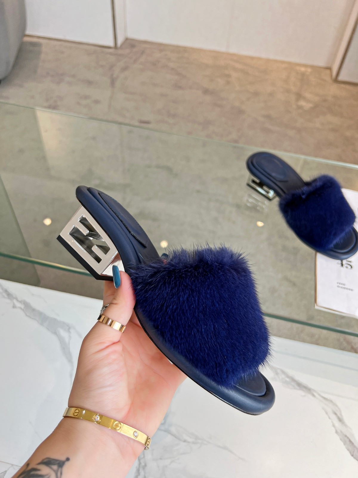 016 42123132  SIZE 35-42