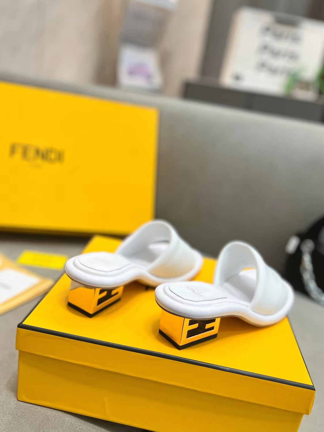 015 31123106  SIZE 35-42