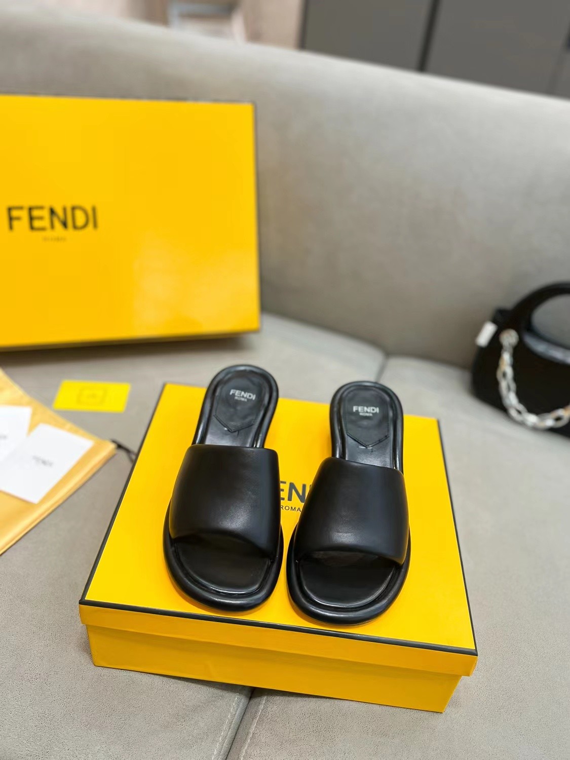 013 31123106  SIZE 35-42