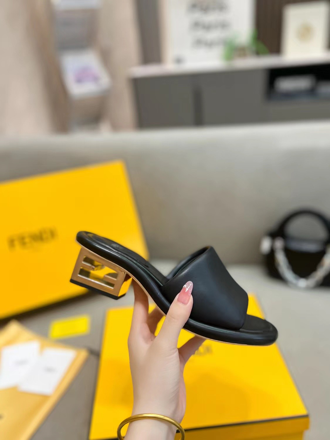 013 31123106  SIZE 35-42