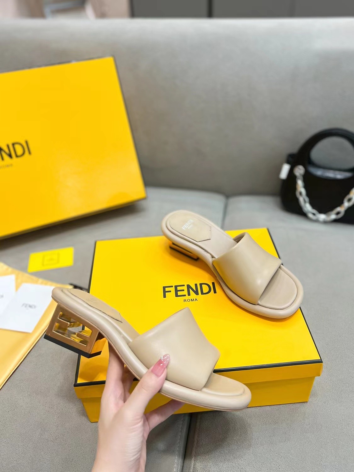 012 31123106  SIZE 35-42