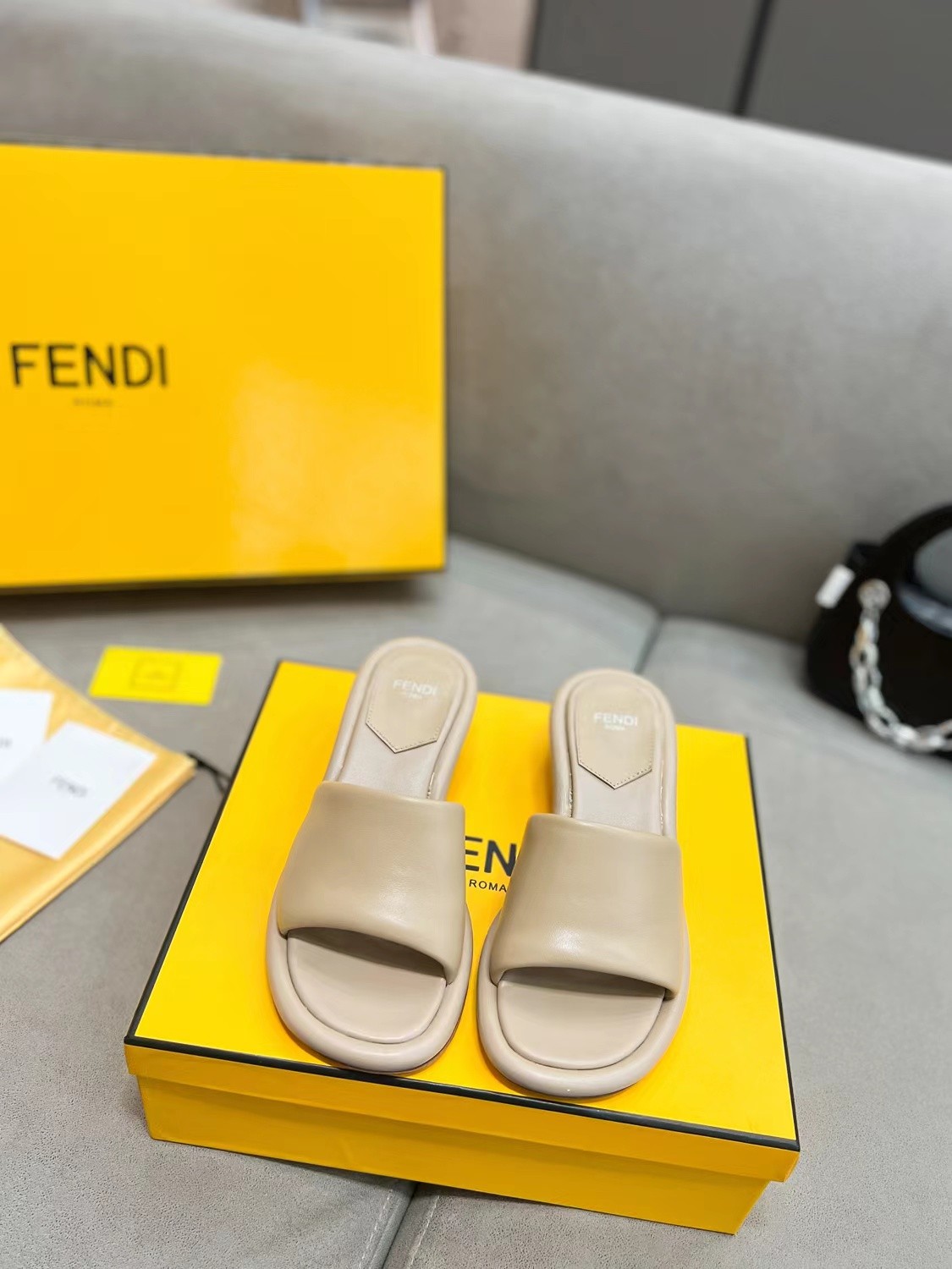 012 31123106  SIZE 35-42
