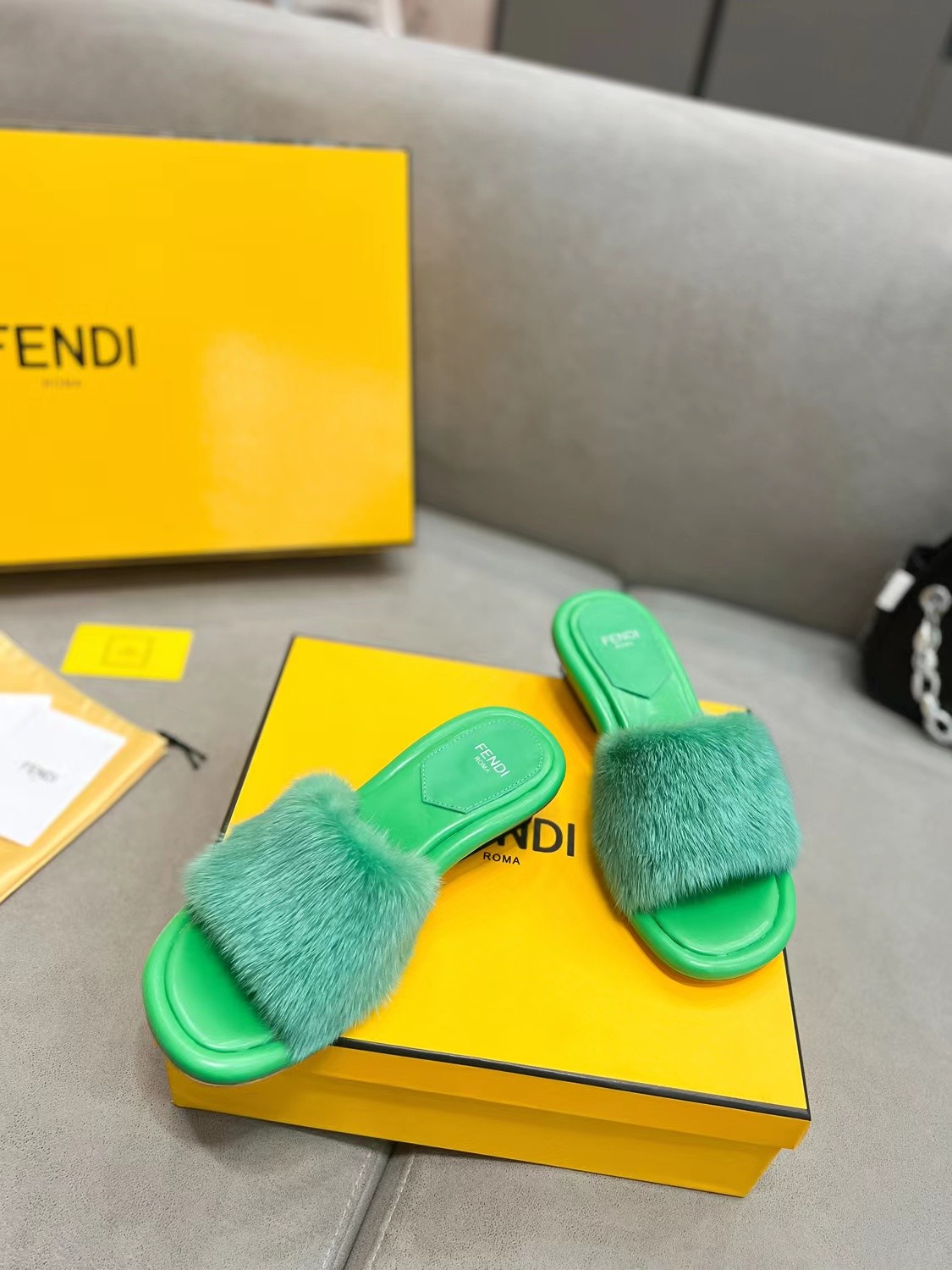 005 42123132  SIZE 35-42