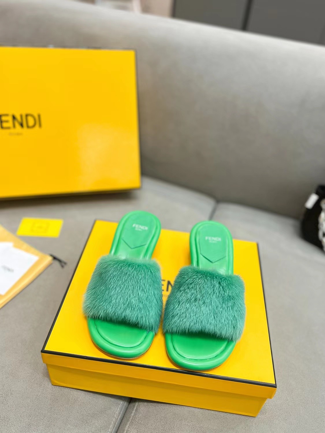 005 42123132  SIZE 35-42