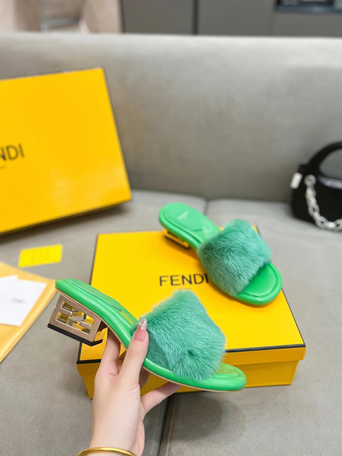 005 42123132  SIZE 35-42