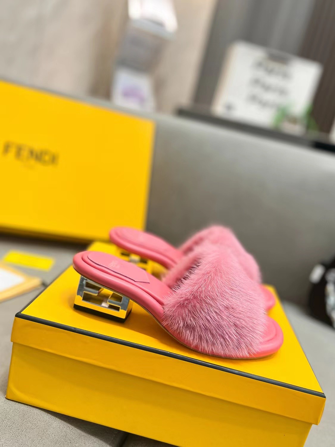004 42123132  SIZE 35-42