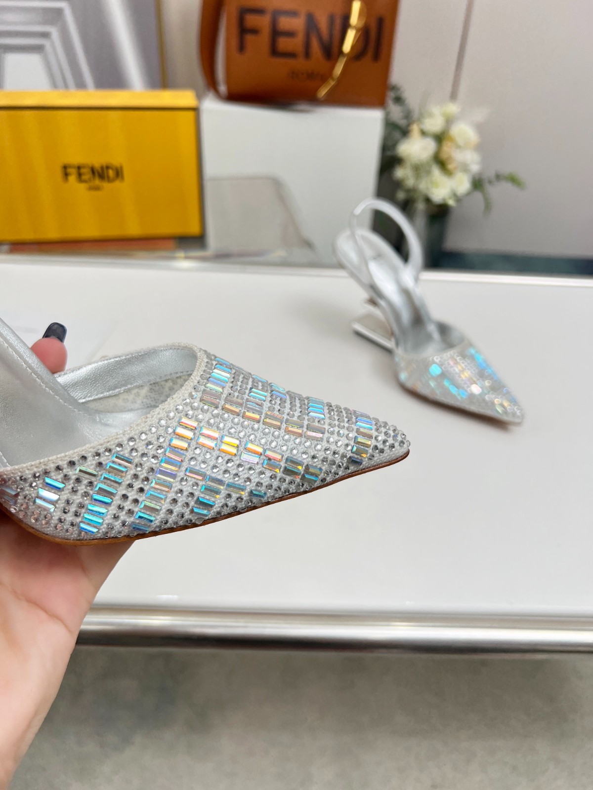 060 33123111 SIZE 35-42