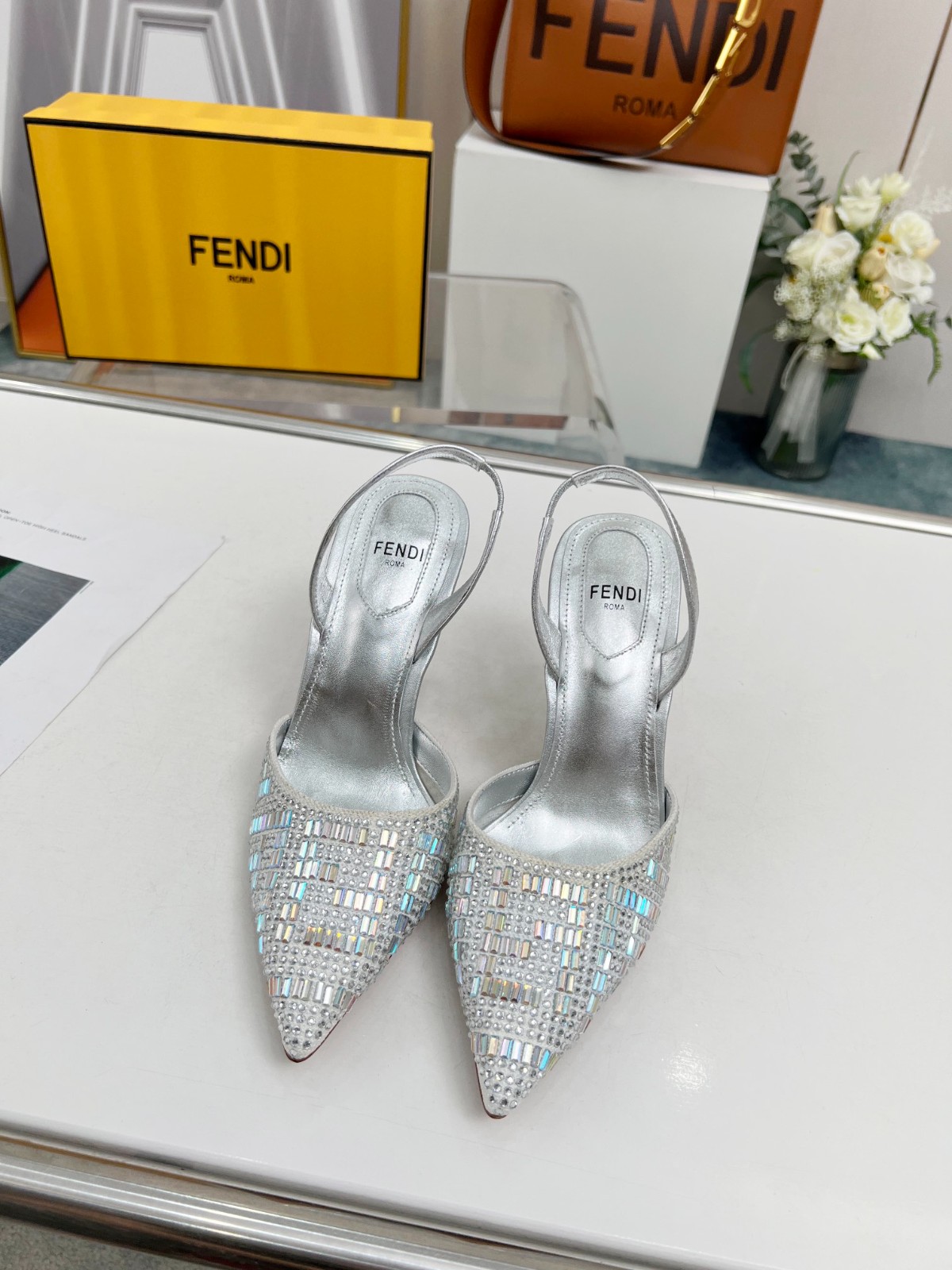 060 33123111 SIZE 35-42