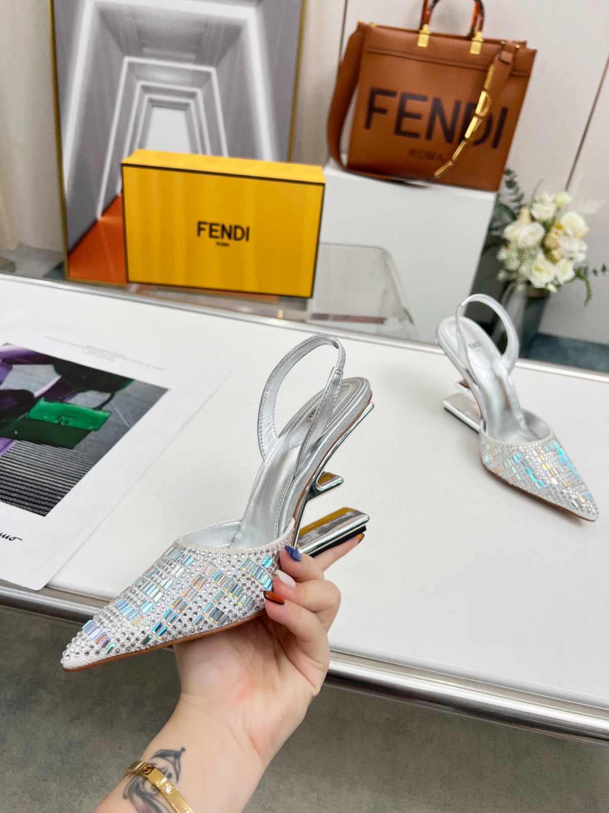 060 33123111 SIZE 35-42