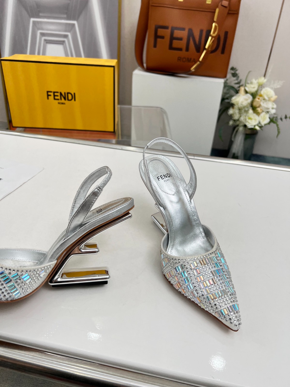 060 33123111 SIZE 35-42