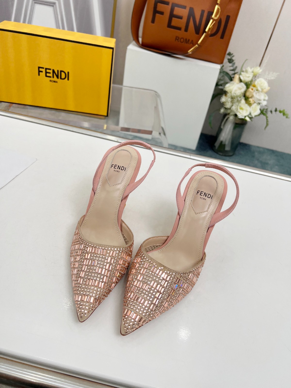 059 33123111 SIZE 35-42
