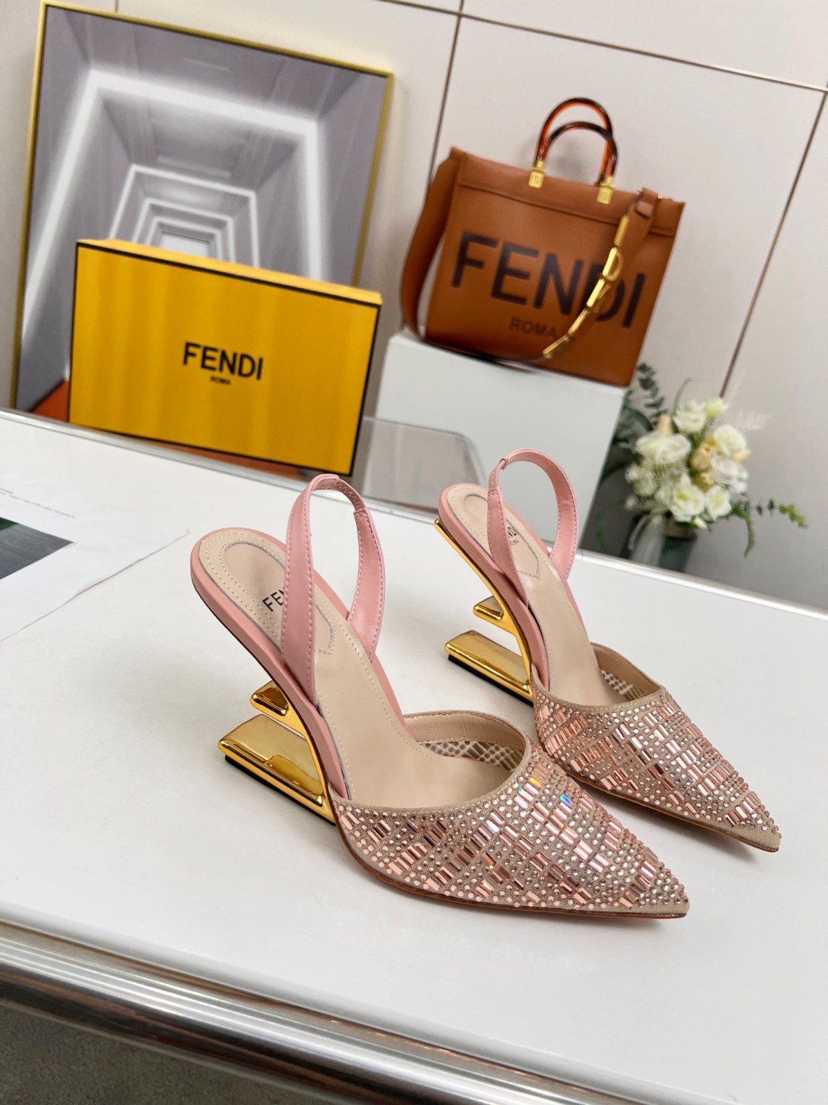 059 33123111 SIZE 35-42