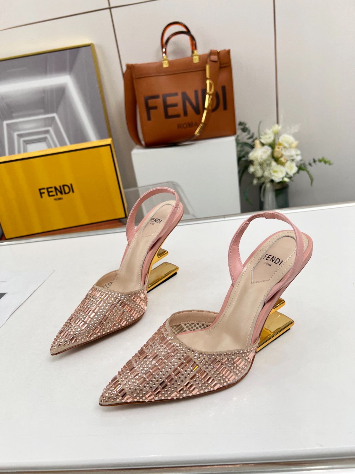 059 33123111 SIZE 35-42
