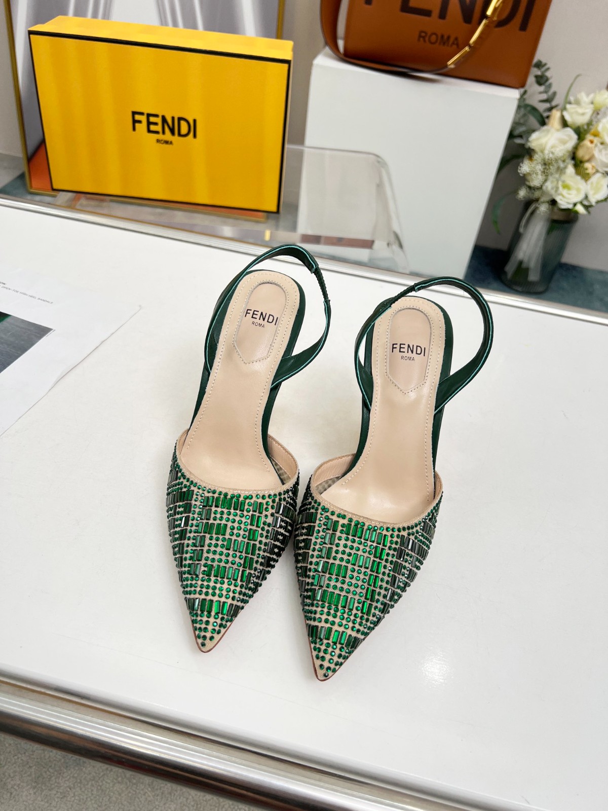 058 33123111 SIZE 35-42