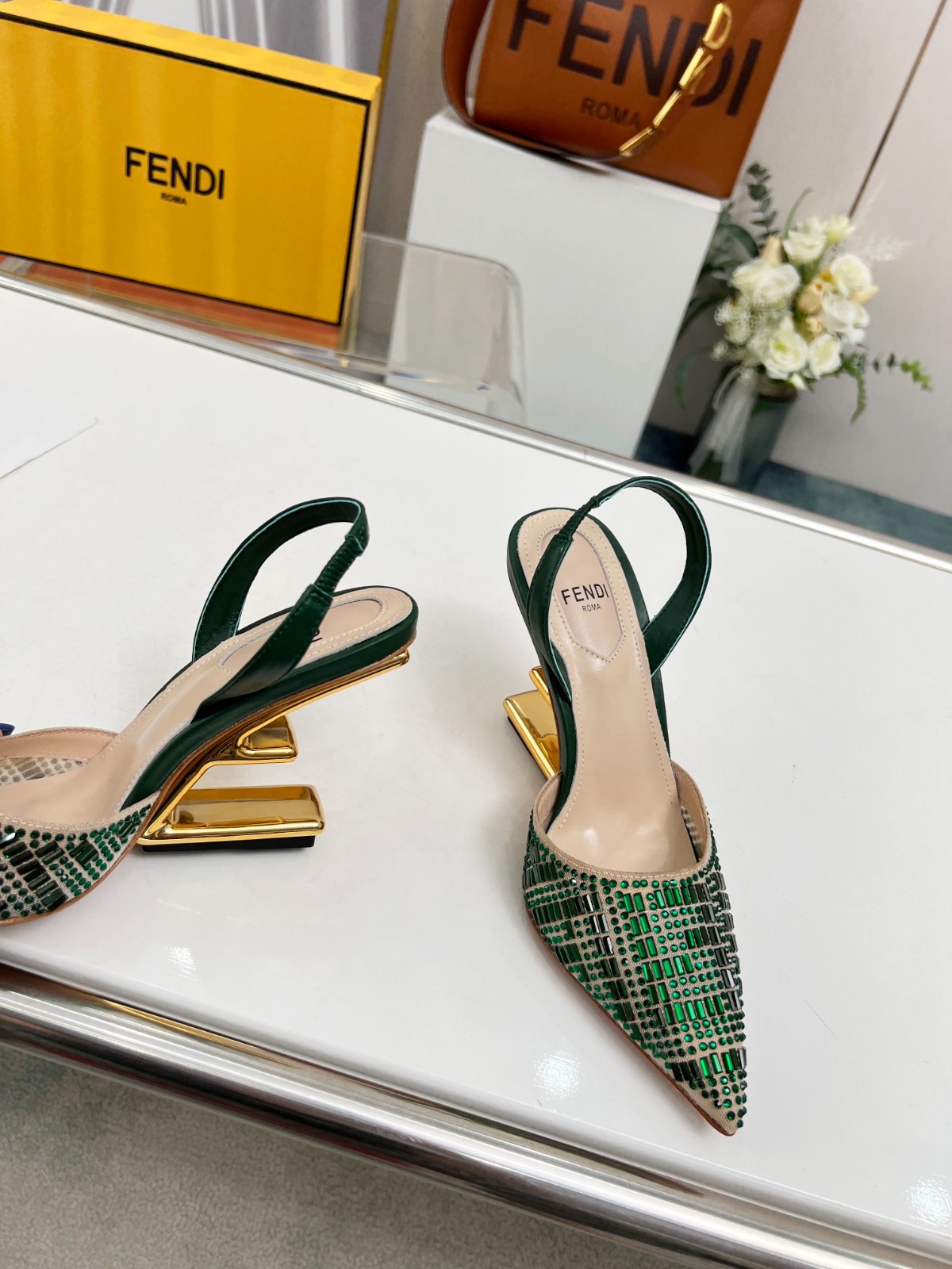 058 33123111 SIZE 35-42