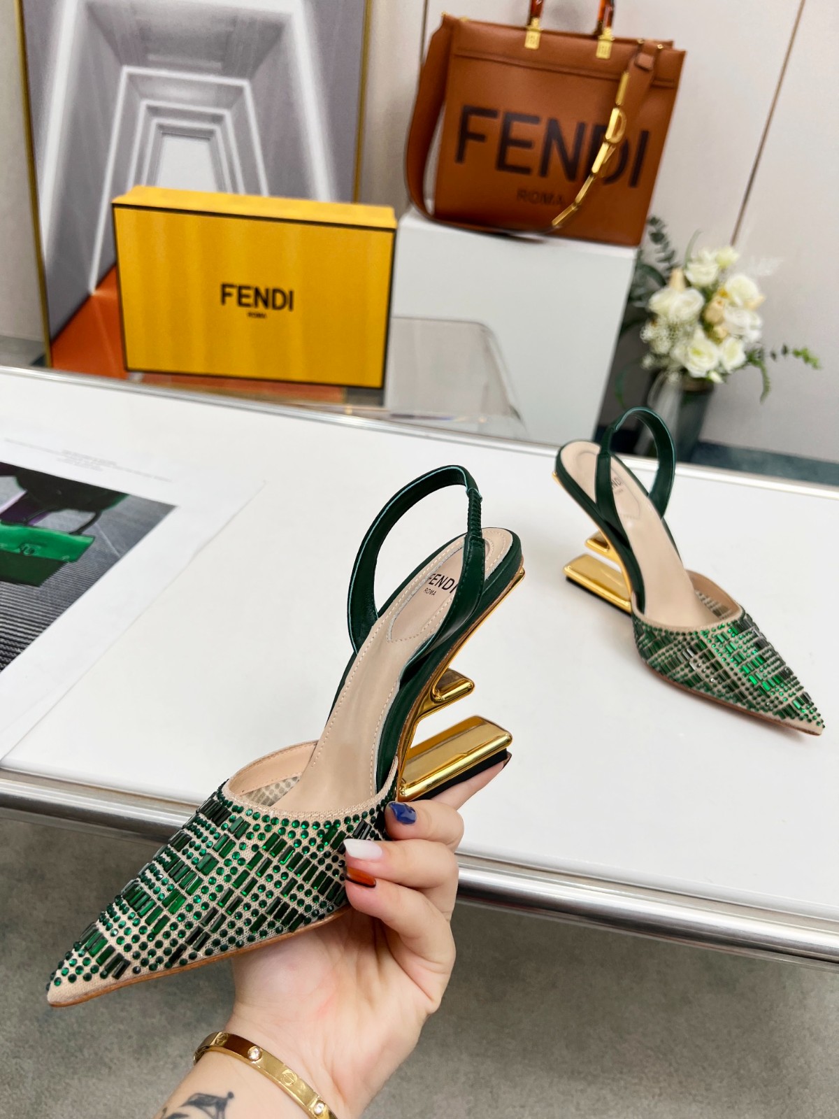058 33123111 SIZE 35-42