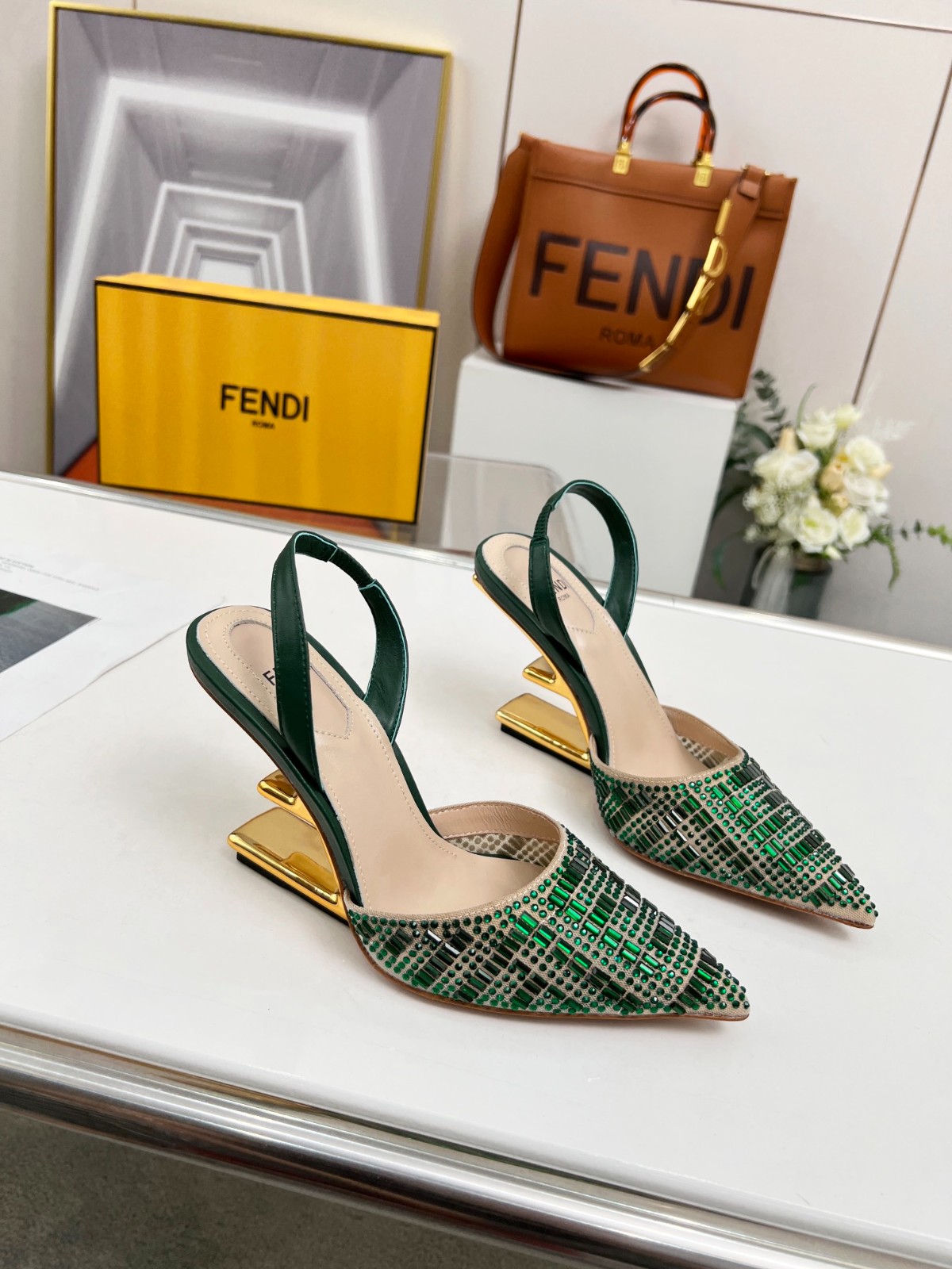 058 33123111 SIZE 35-42