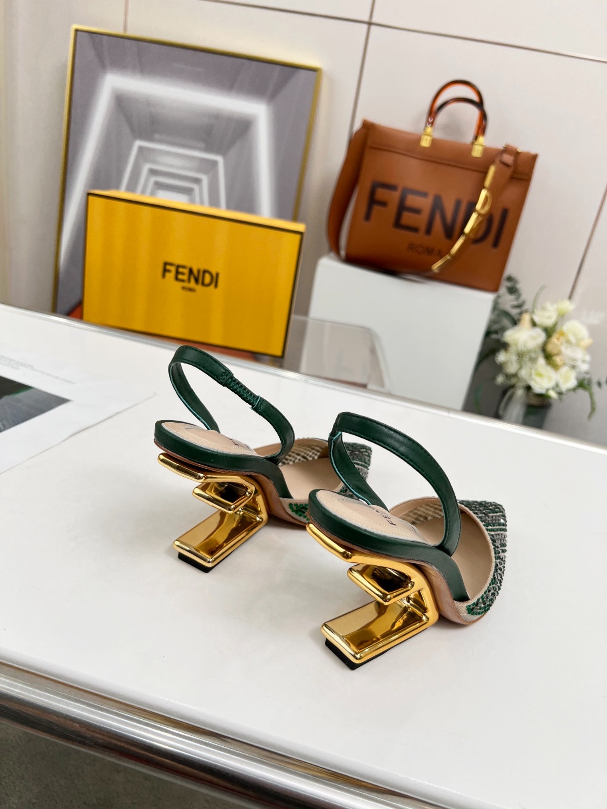 058 33123111 SIZE 35-42