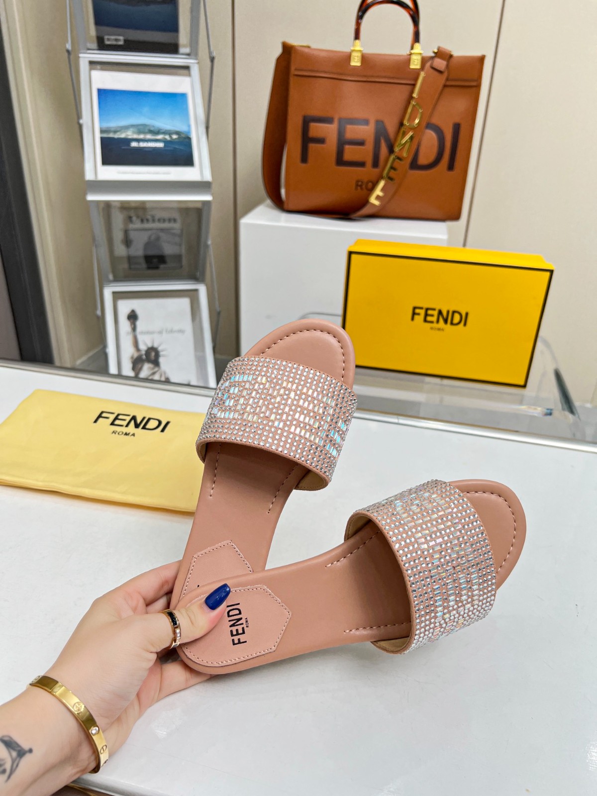 056 22123088 SIZE 35-42