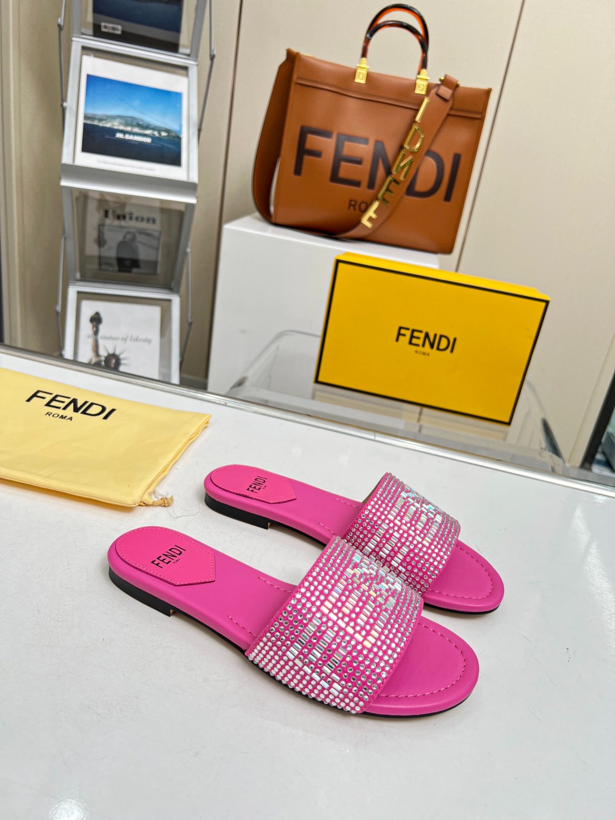 055 22123088 SIZE 35-42