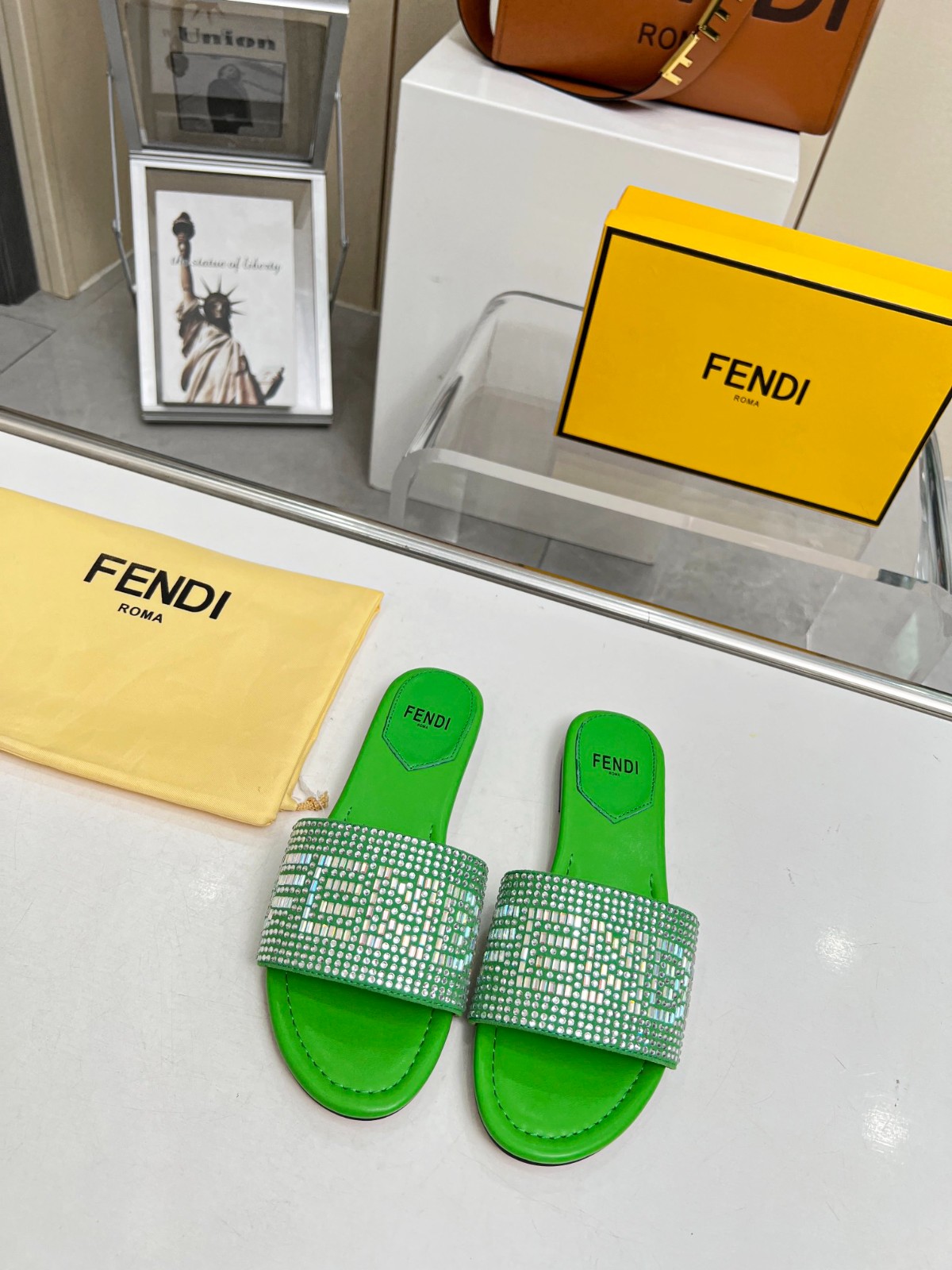 054 22123088 SIZE 35-42