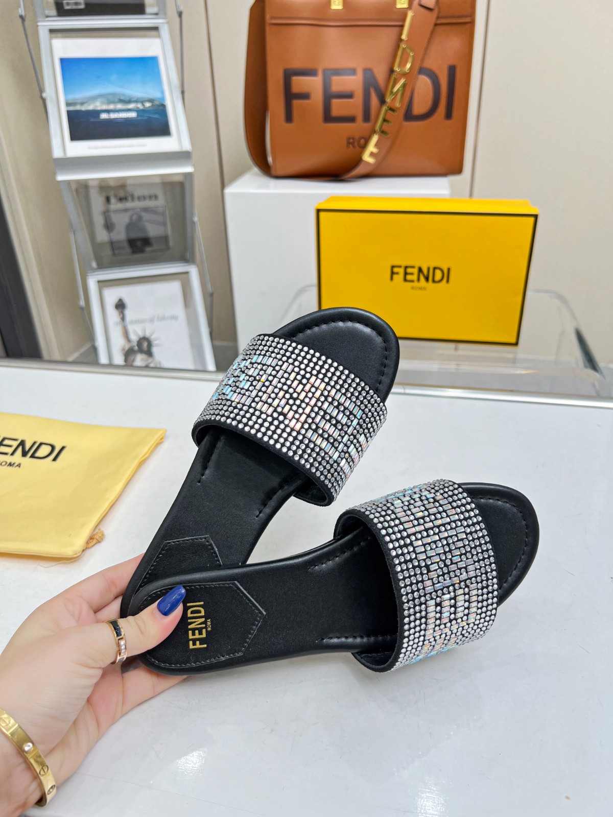 053 22123088 SIZE 35-42
