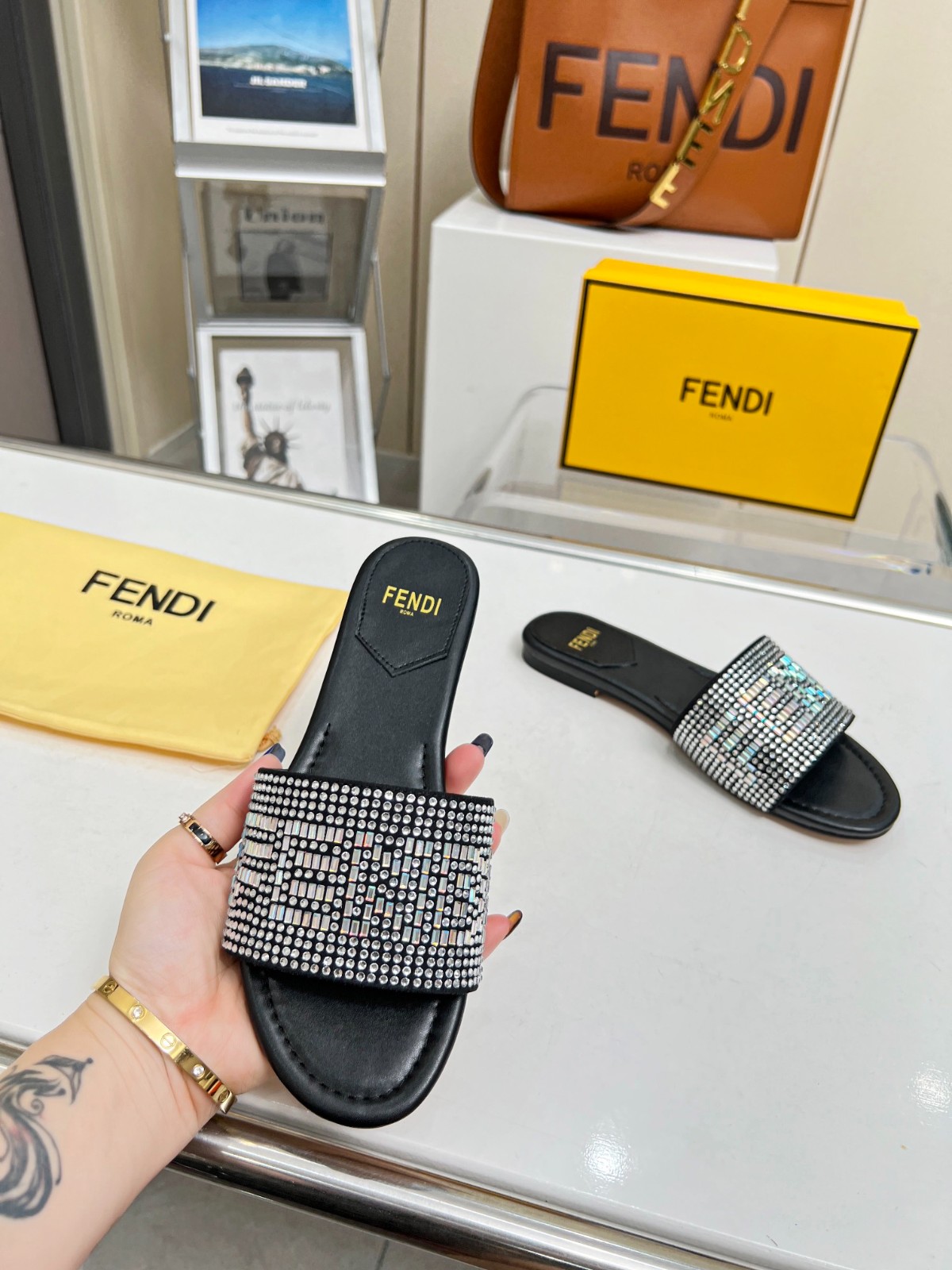 053 22123088 SIZE 35-42