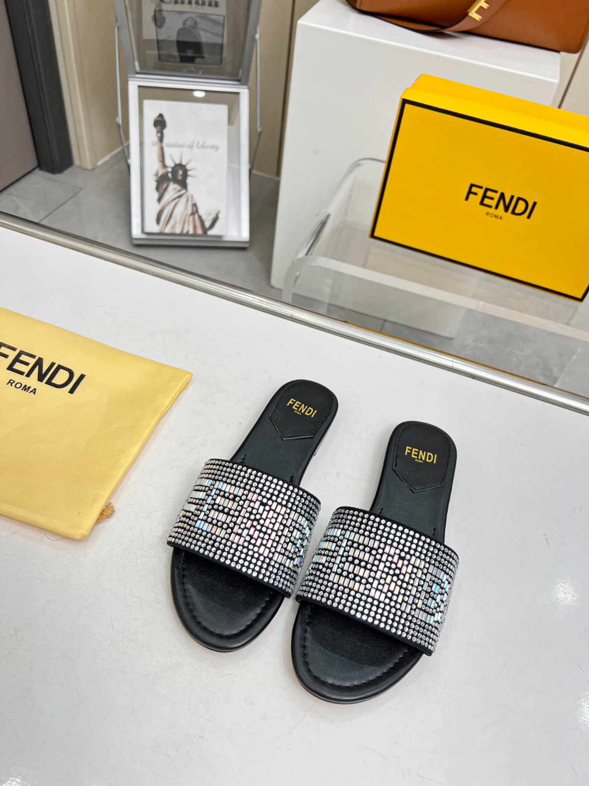 053 22123088 SIZE 35-42