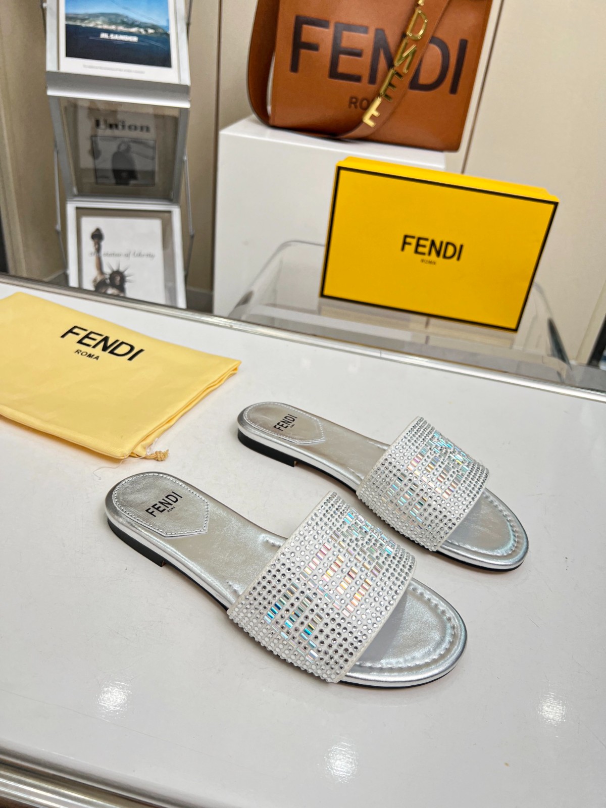052 22123088 SIZE 35-42