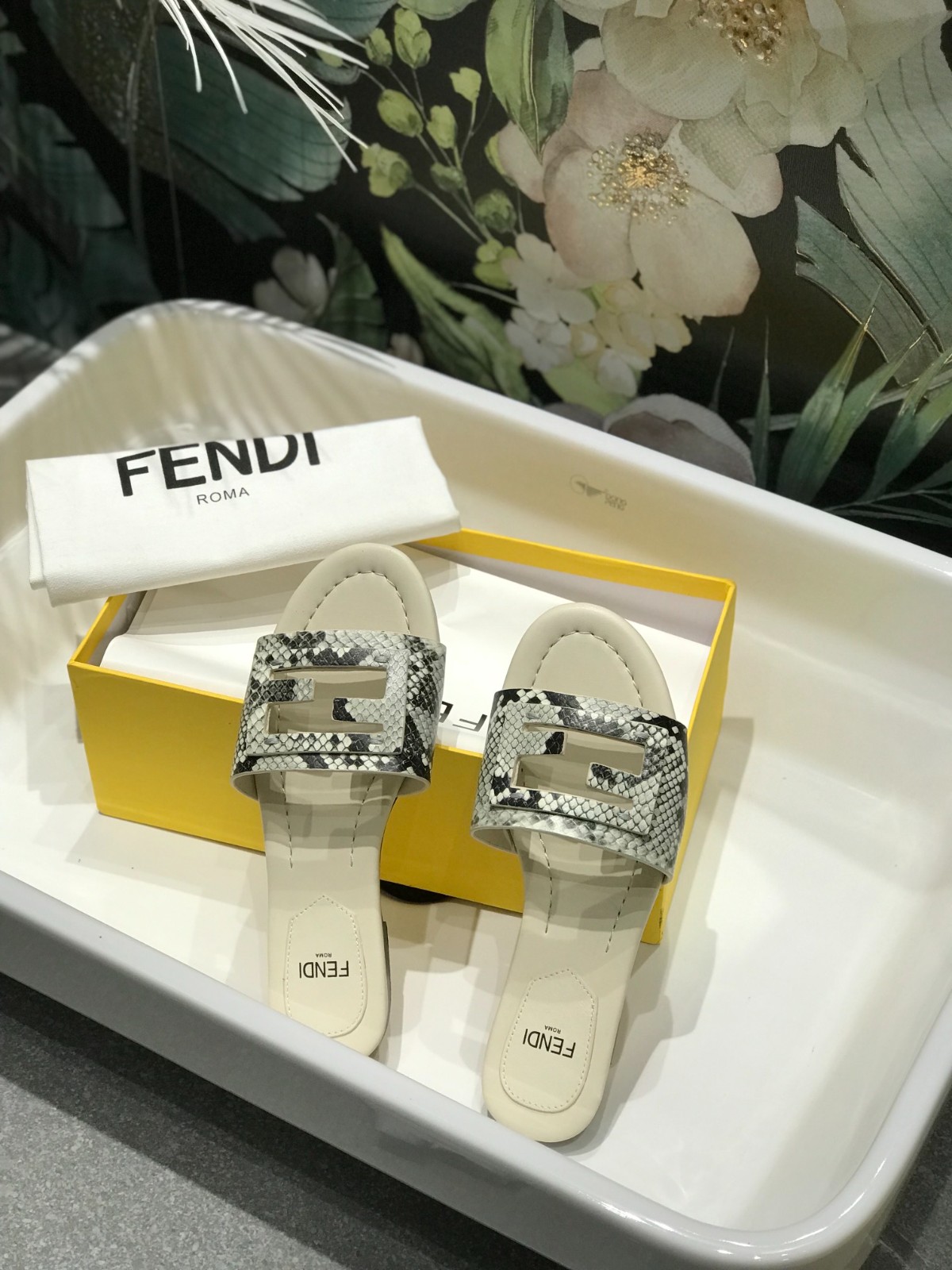 045 22123086 SIZE 35-42