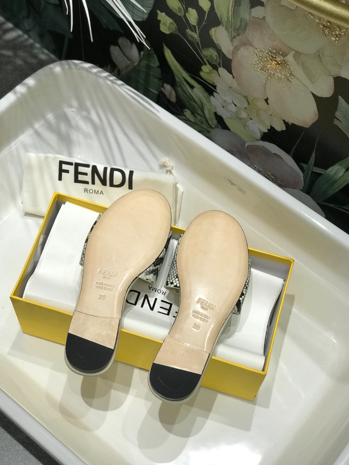 045 22123086 SIZE 35-42
