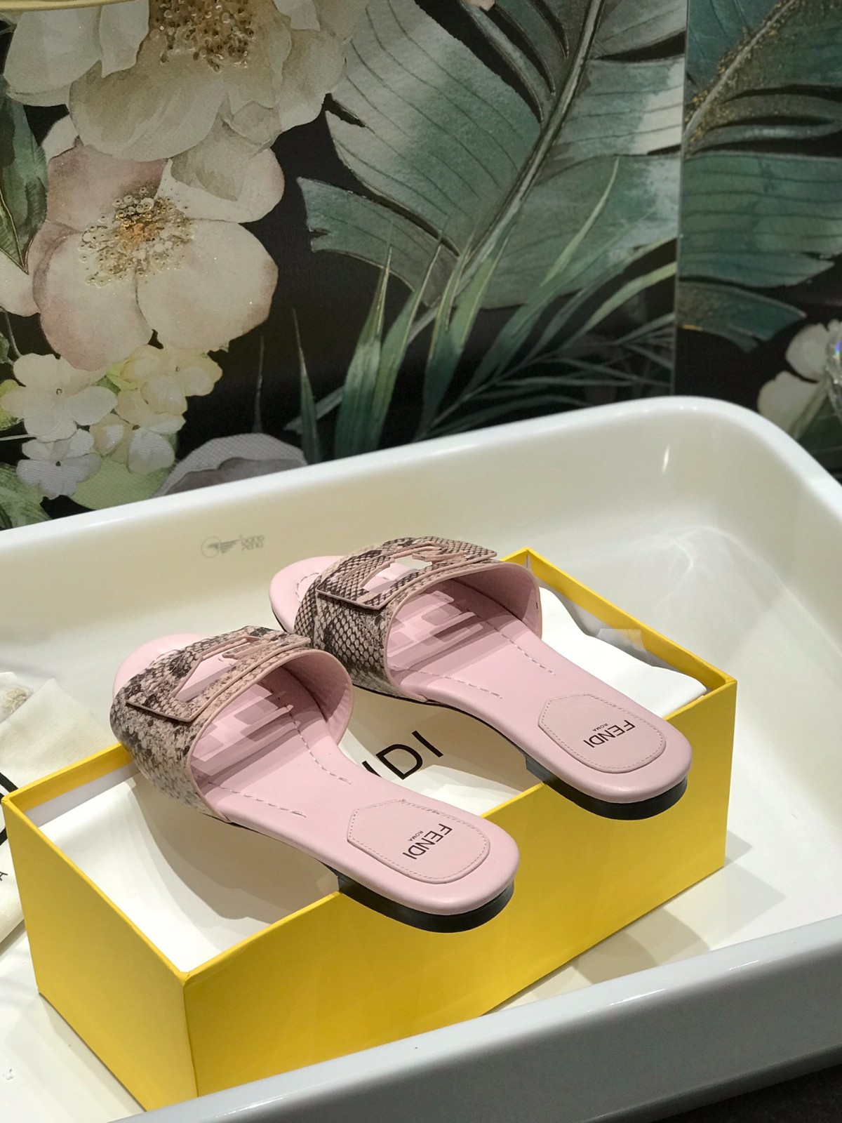 044 22123086 SIZE 35-42