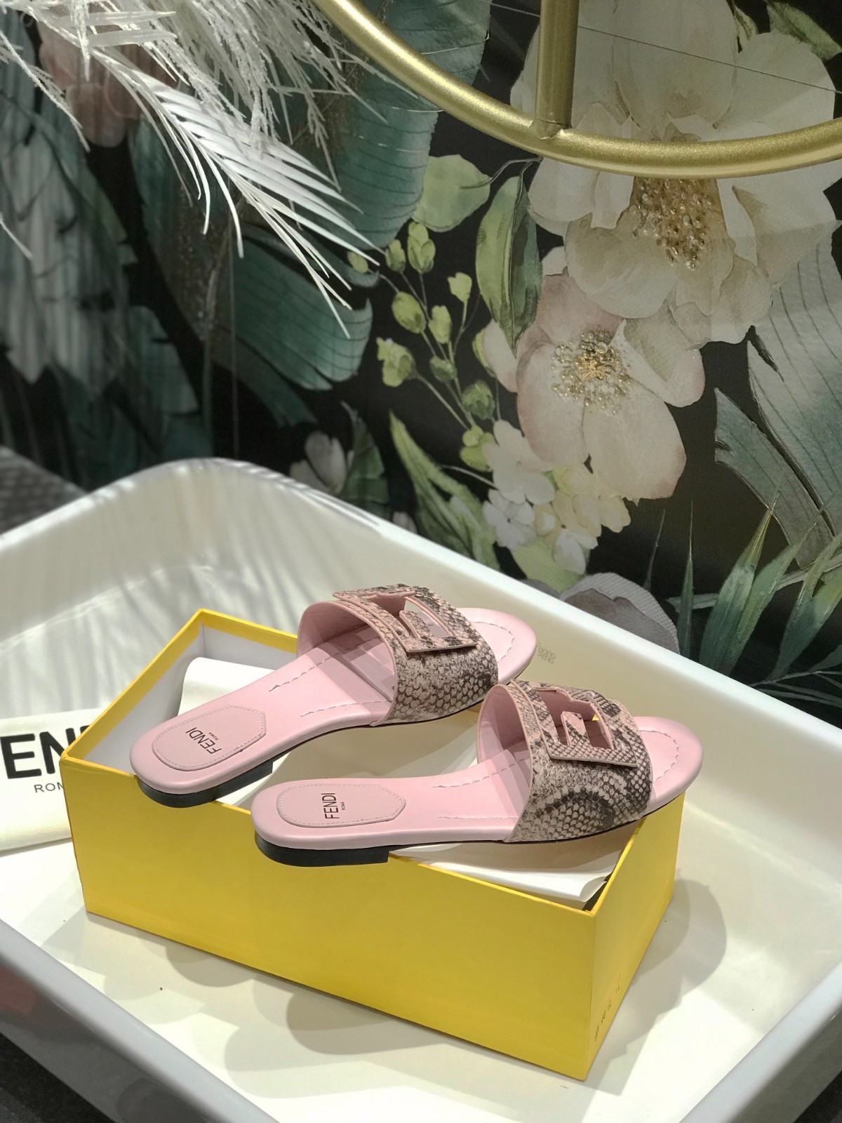 044 22123086 SIZE 35-42