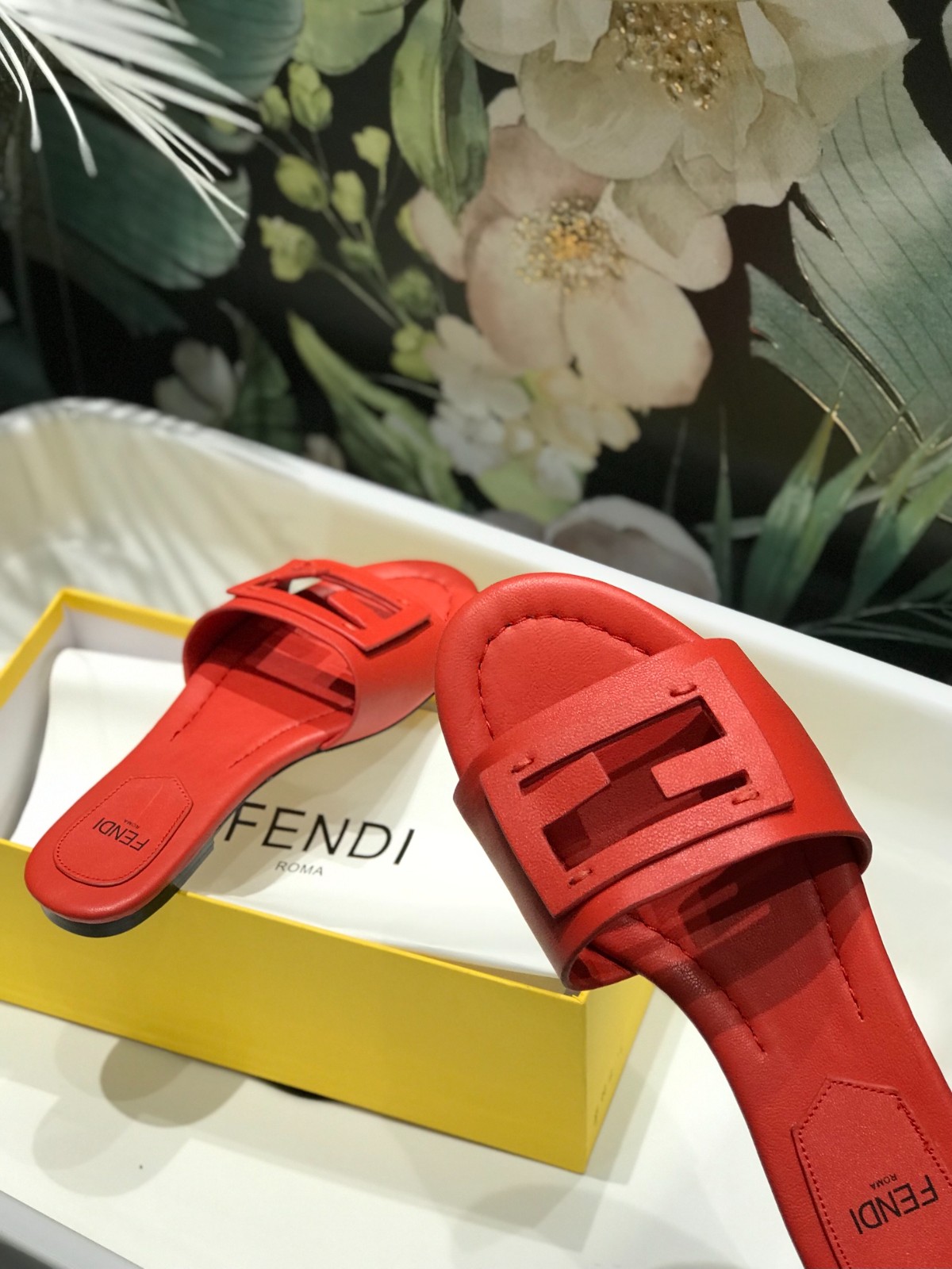 043 22123086 SIZE 35-42