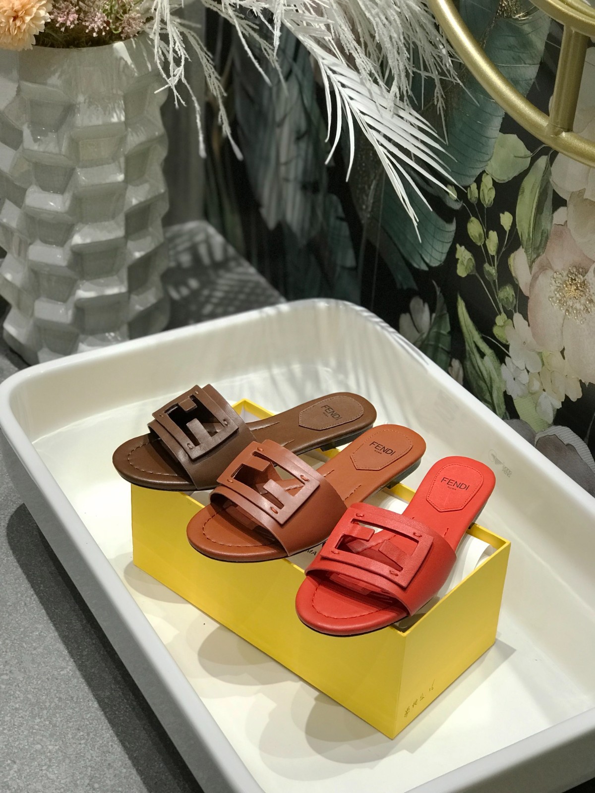 043 22123086 SIZE 35-42