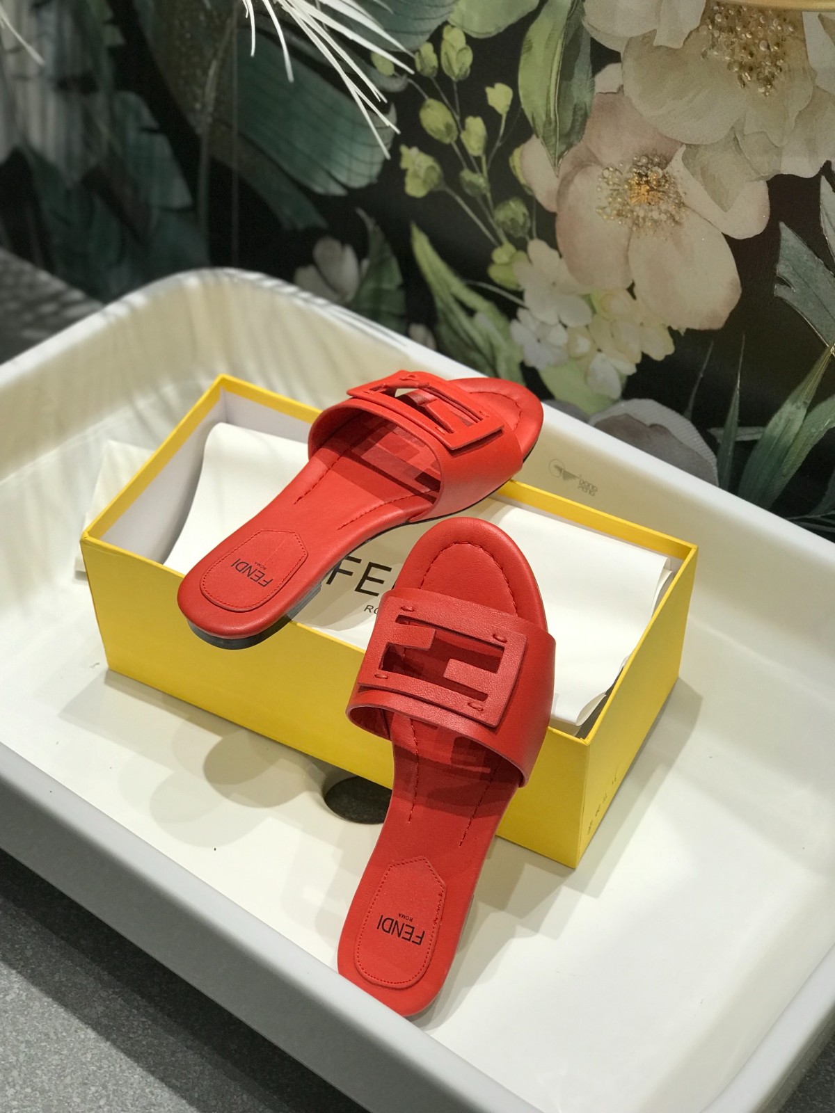 043 22123086 SIZE 35-42