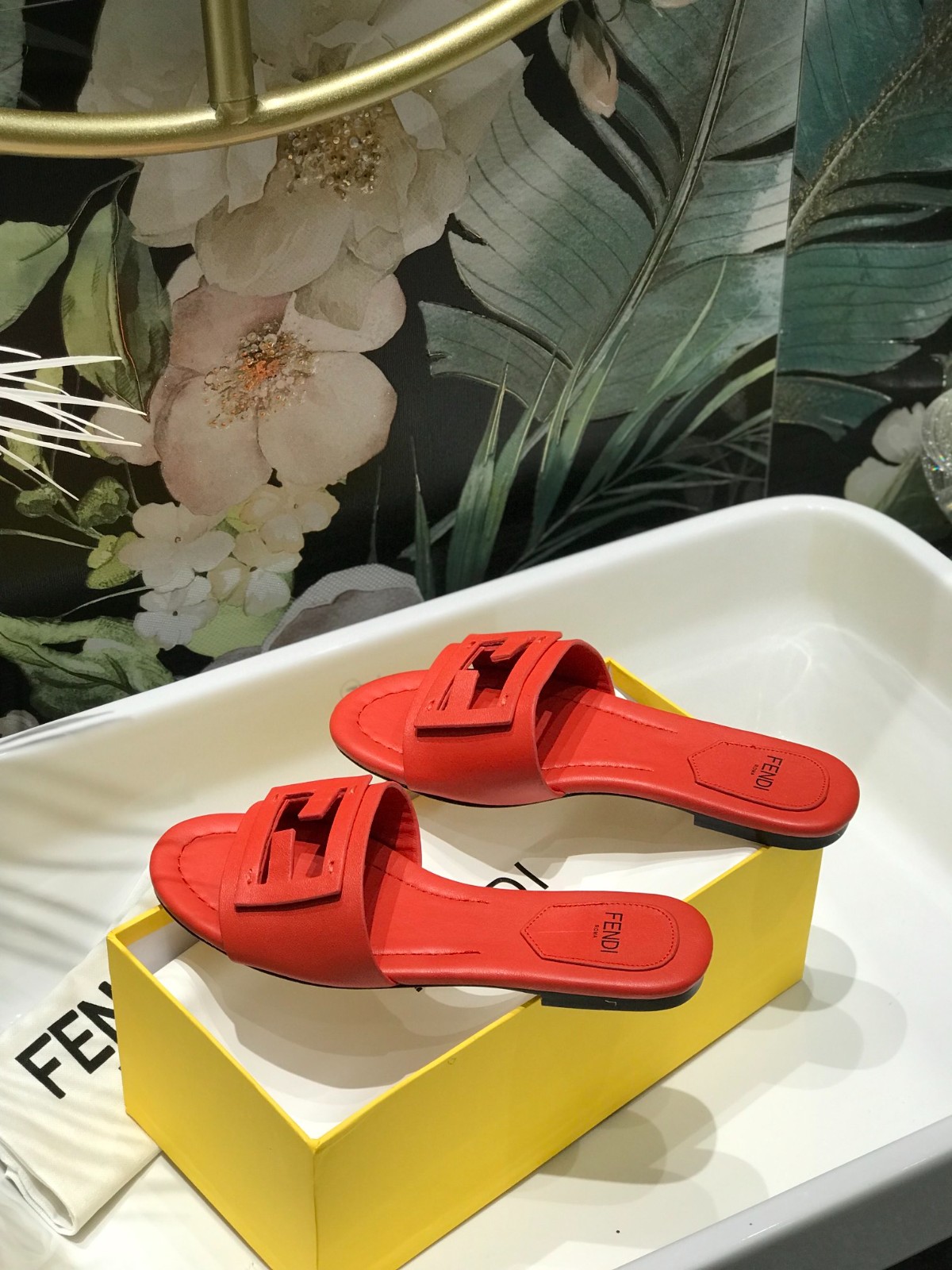 043 22123086 SIZE 35-42