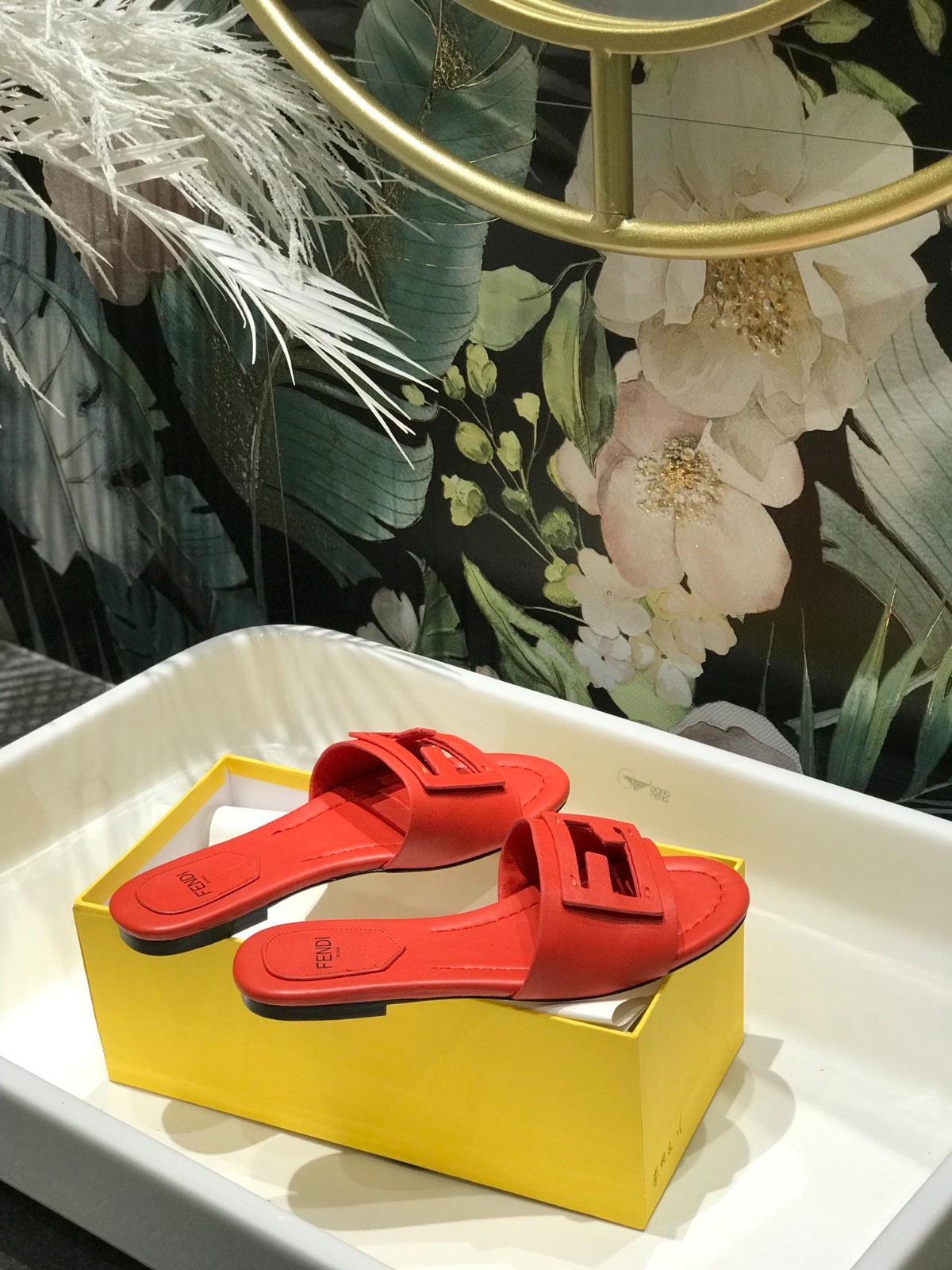 043 22123086 SIZE 35-42