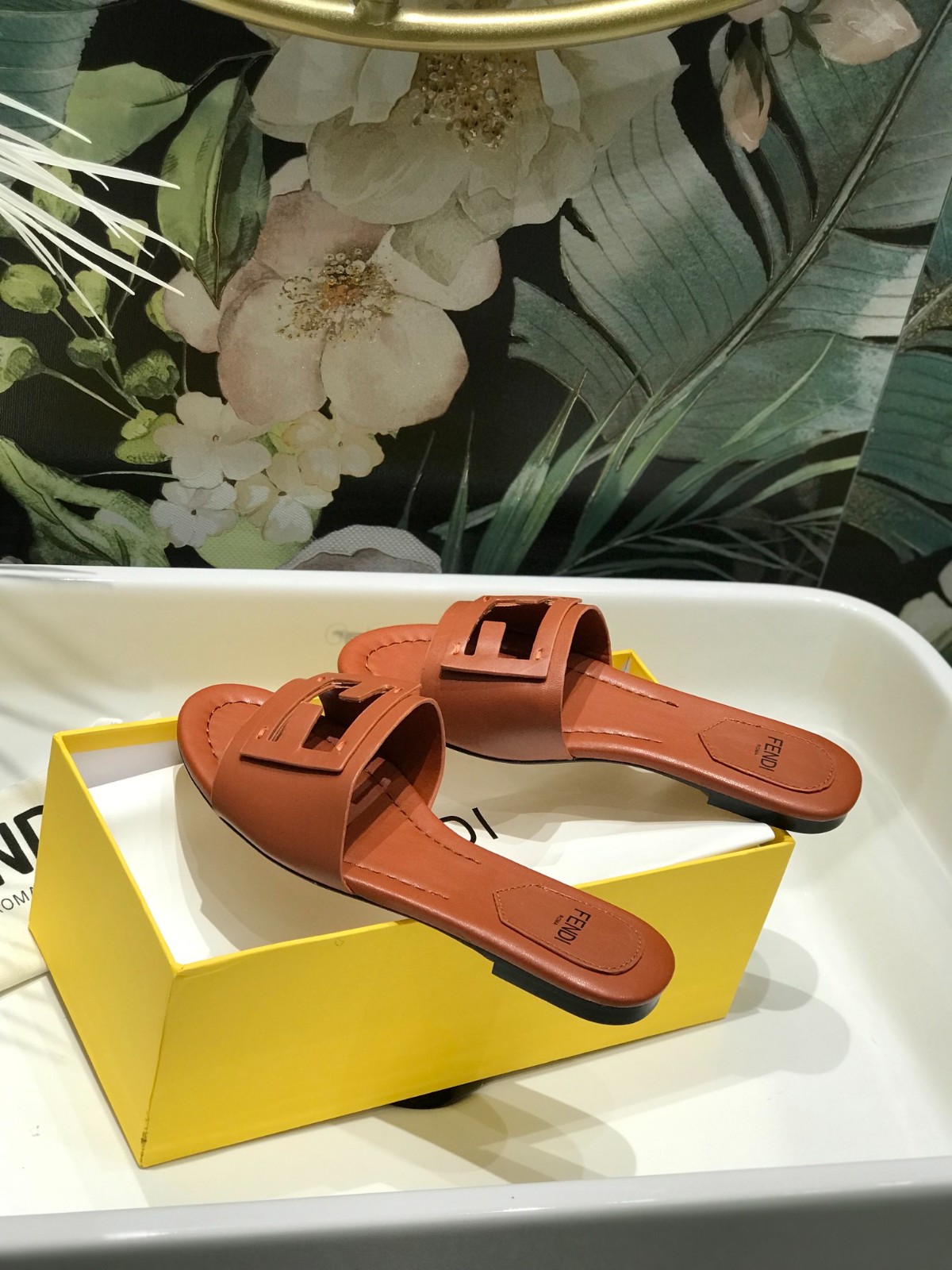 042 22123086 SIZE 35-42