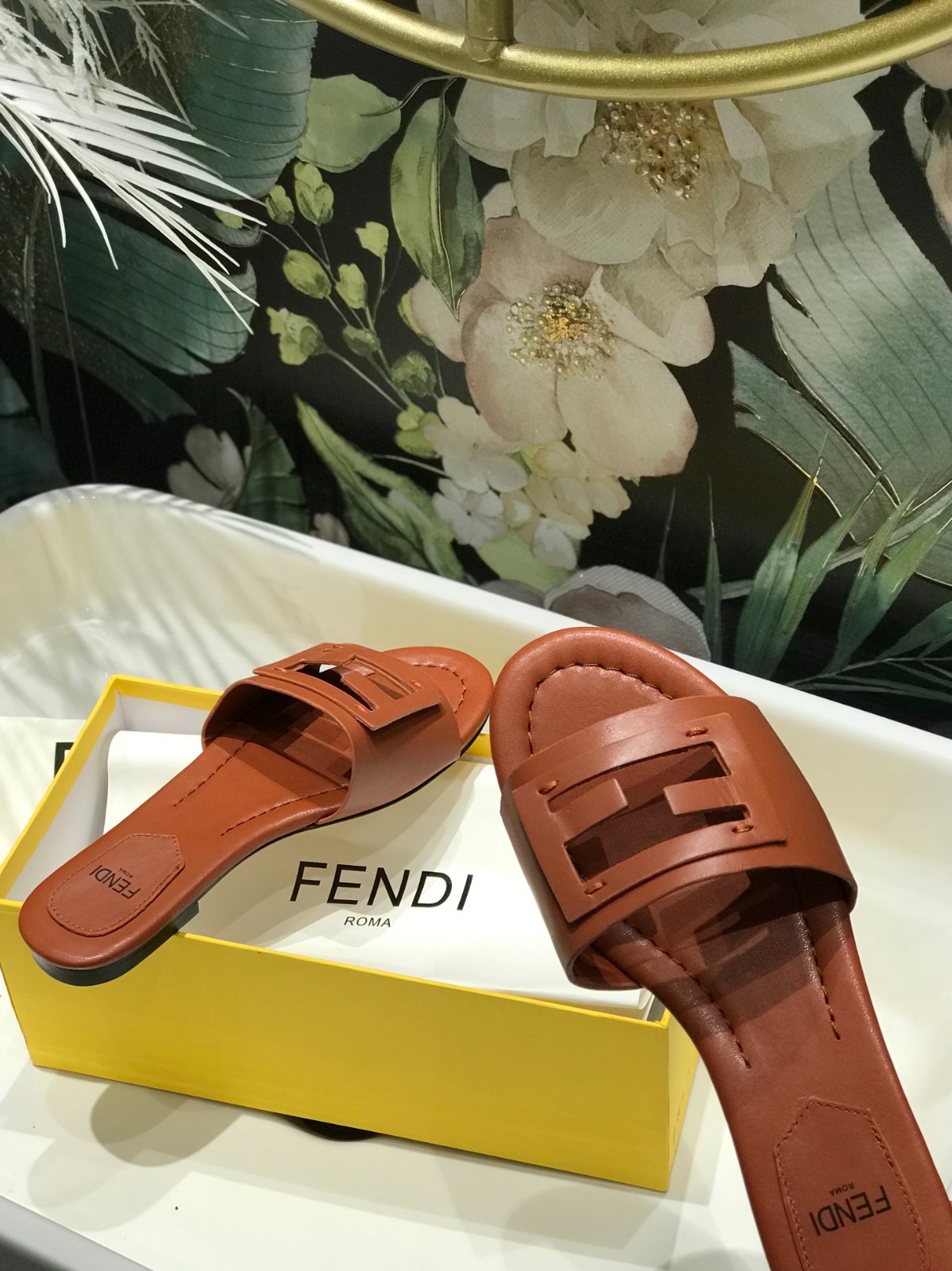 042 22123086 SIZE 35-42